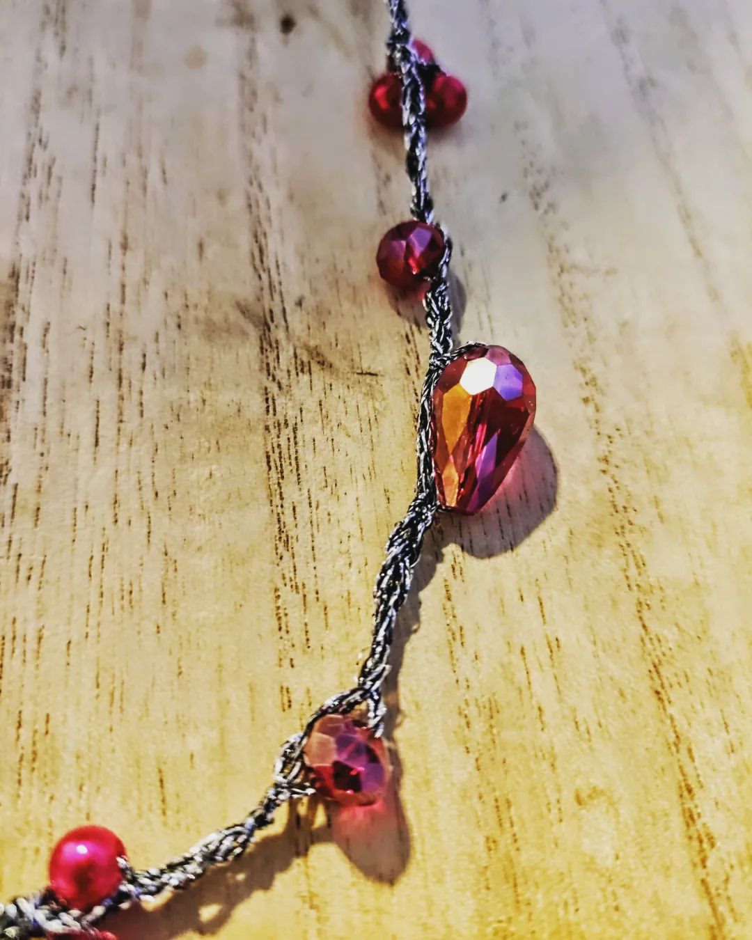collana con filato grigio e argento