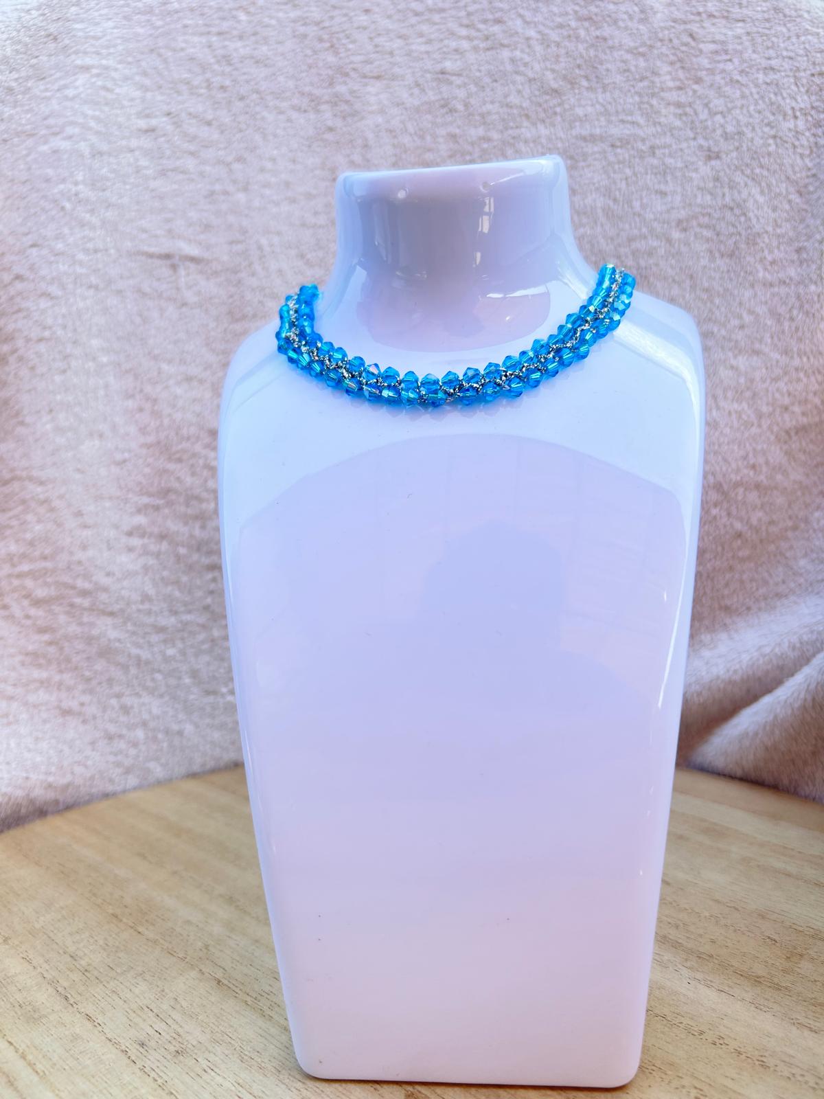 Girocollo argento con perline azzurre