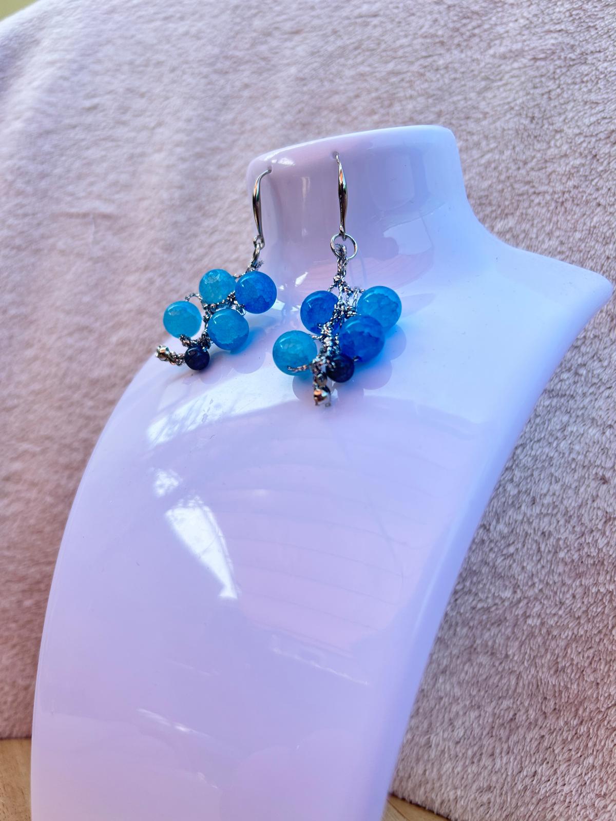 Orecchini con pietre azzure