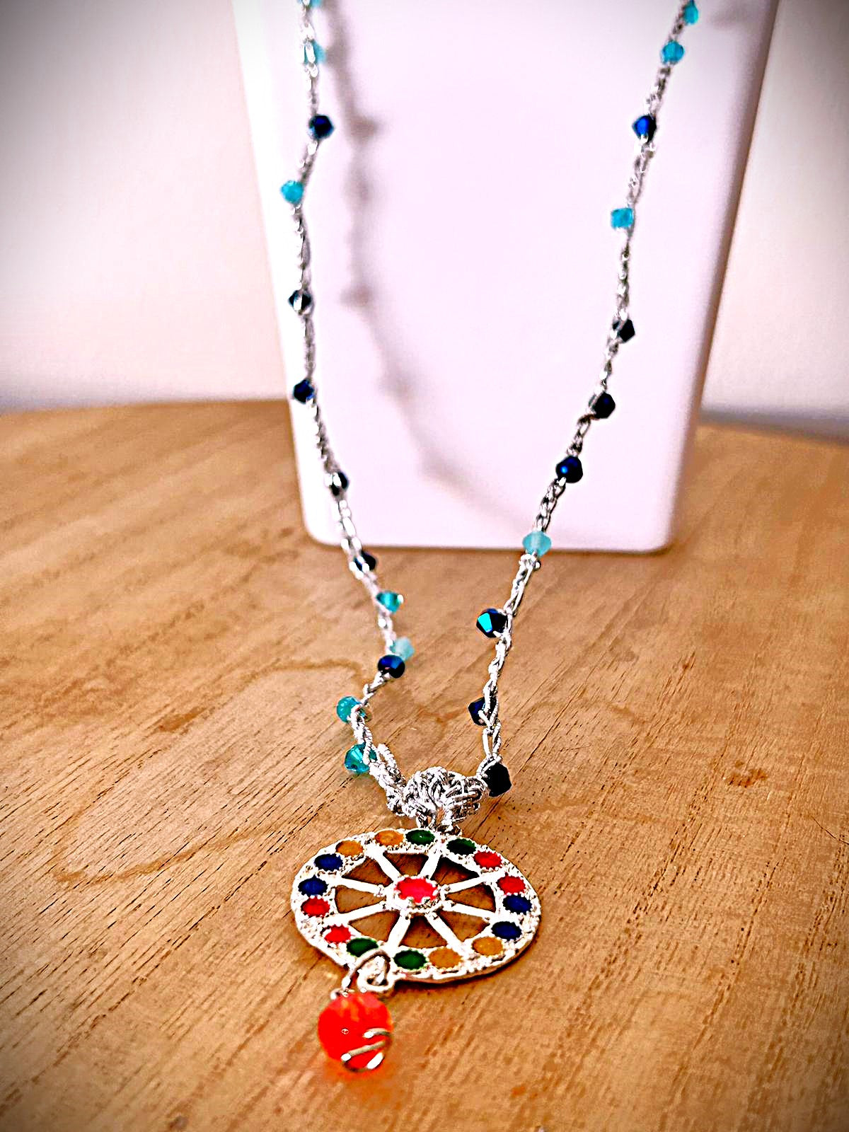 collana pietre turchesi con ruota