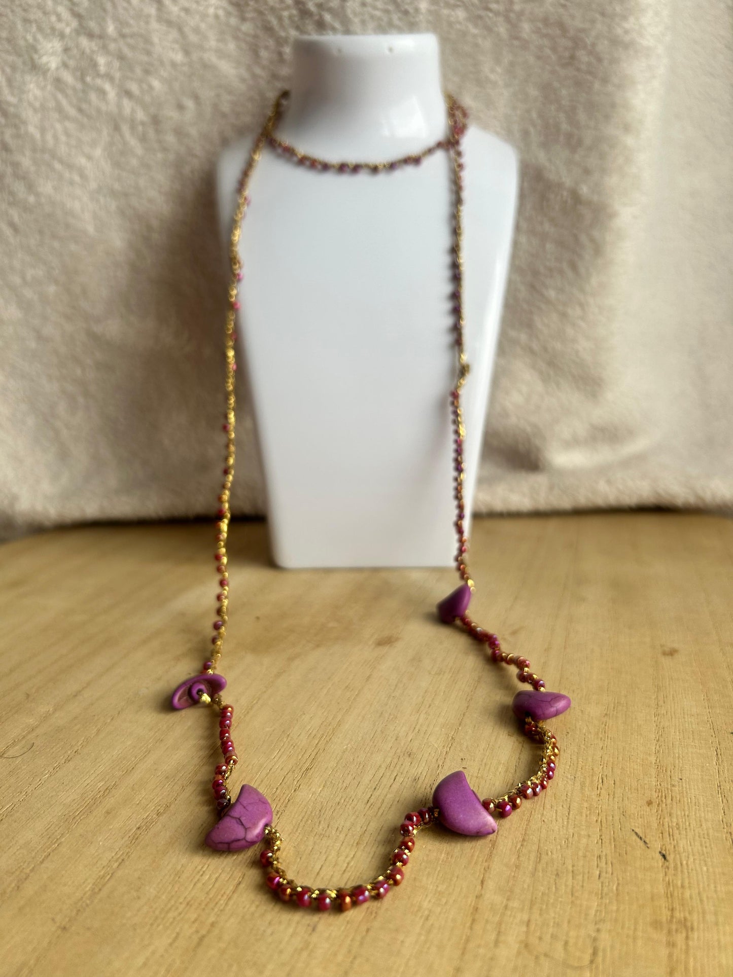 Collana lunga perline viola