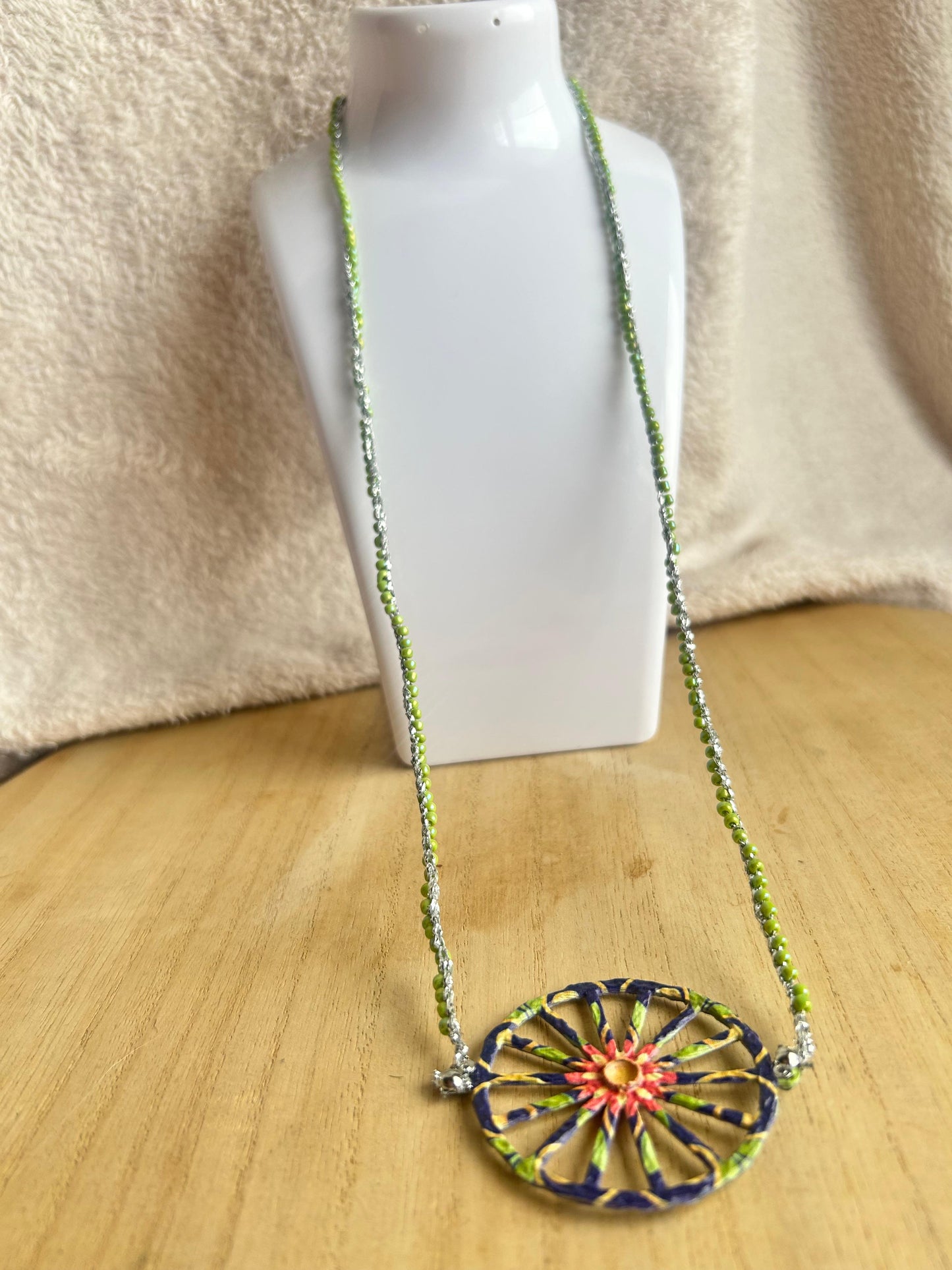 Collana filato argento perline verdi