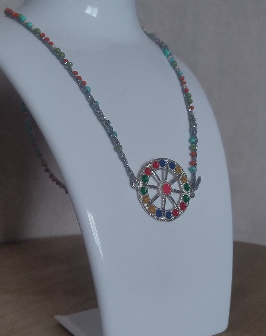 Collana ad uncinetto con perline piccole